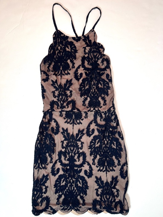 Hello Molly Bedroom Whispers Navy Blue
Lace Halter Mini Dress Size XS - Picture 7 of 12